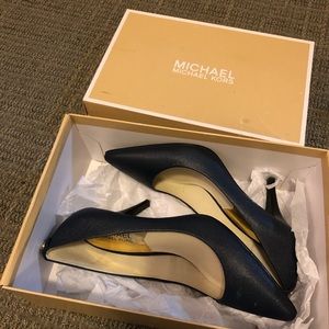 Michael Kors Mk Flex Kitten Pump